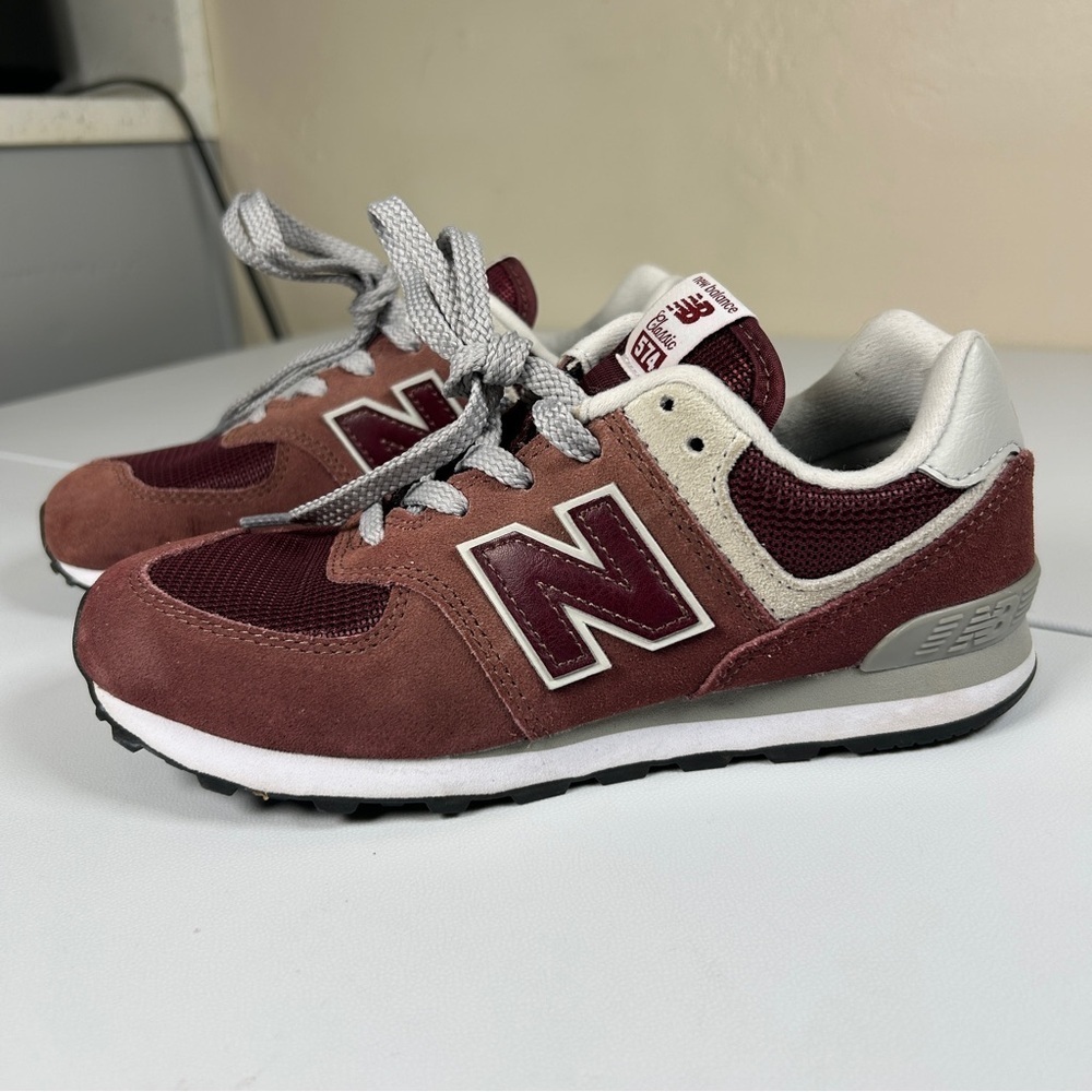 New Balance Kids 574 Core Burgundy Grey Sneaker Little Kid (4-8yrs) Sz 3 PC574GB
